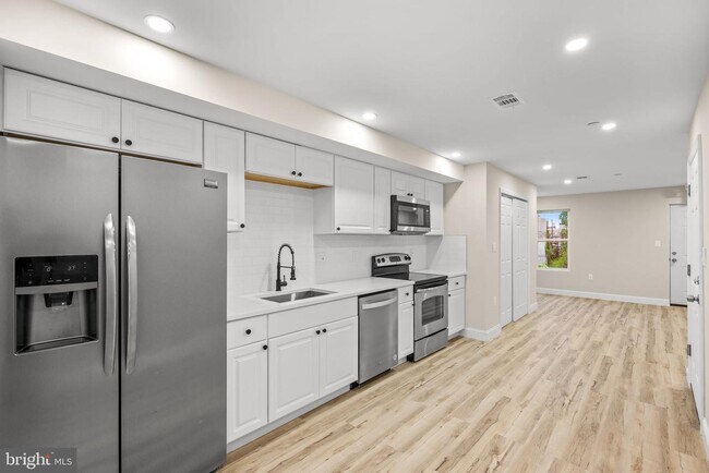 2134 N 19TH St-Unit -3 in Philadelphia, PA - Building Photo - Building Photo