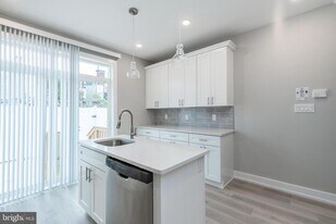 2550 N Howard St in Philadelphia, PA - Building Photo