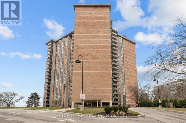 property at 5250 Lakeshore Rd.