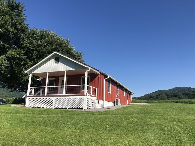 83 Morgan Branch Rd in Leicester, NC - Building Photo - Building Photo