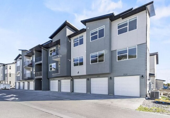 property at 461 W 40 S