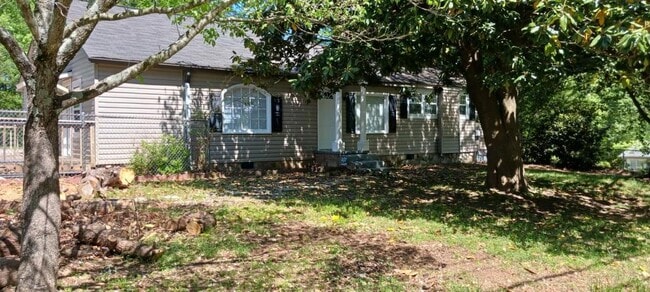 property at 25 E Belvue Rd