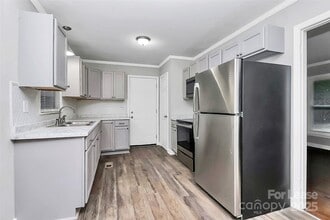 911 Bannister Pl in Charlotte, NC - Building Photo - Building Photo