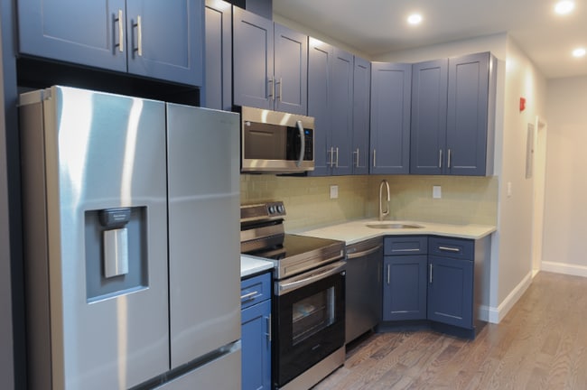 719 Carpenter St, Unit 3rd Floor in Philadelphia, PA - Foto de edificio - Building Photo