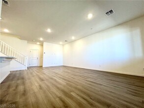12476 Kings Crk Pl in Las Vegas, NV - Building Photo - Building Photo