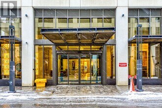 36 Elm Dr W in Mississauga, ON - Building Photo - Building Photo