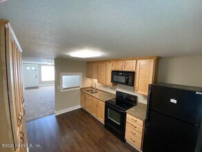 2634 Gifford Ave in Orange Park, FL - Building Photo - Building Photo