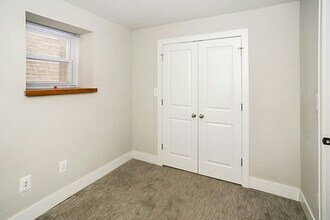 2326 N Southport Ave in Chicago, IL - Building Photo - Building Photo