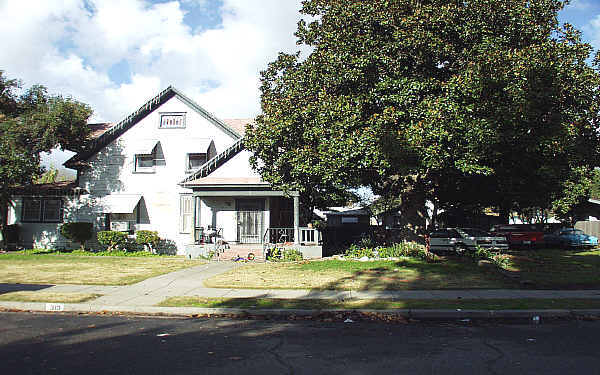 301 Florence St in Turlock, CA - Building Photo