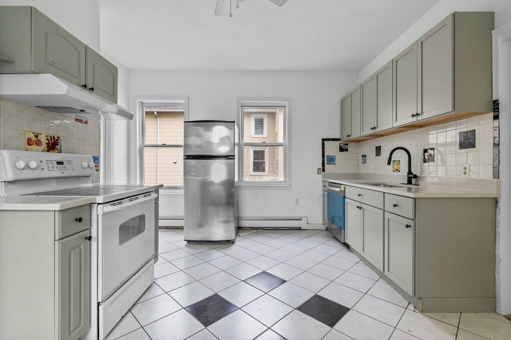 91 Flint St in Somerville, MA - Building Photo