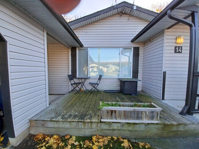 5648-5648 Vedder Rd in Chilliwack, BC - Building Photo - Building Photo