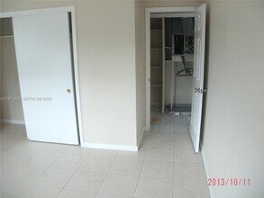 2127 Van Buren St in Hollywood, FL - Building Photo - Building Photo