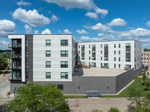 Berkshire Stevens Point - Seniors (55+) in Stevens Point, WI - Building Photo - Building Photo
