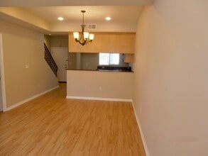 14548 Evan Way in Van Nuys, CA - Foto de edificio - Building Photo