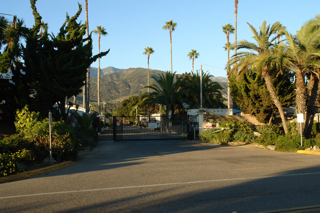 Casas de las Flores in Carpinteria, CA - Building Photo - Building Photo