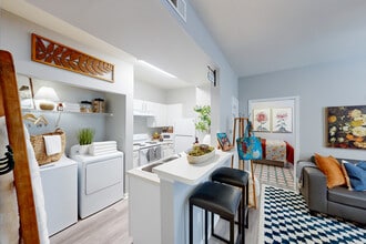 Cadence at Southern in Baton Rouge, LA - Building Photo - Building Photo