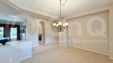 2366 E Glacier Pl in Chandler, AZ - Foto de edificio - Building Photo