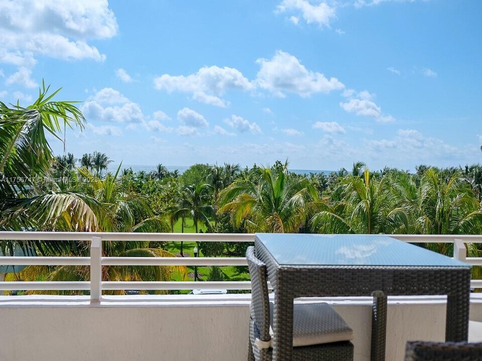 226 Ocean Dr in Miami Beach, FL - Building Photo