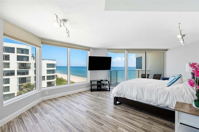 2575 S Ocean Blvd in Highland Beach, FL - Foto de edificio - Building Photo