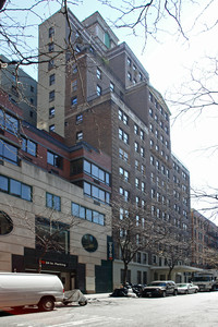 Surrey Apartments in New York, NY - Foto de edificio - Building Photo