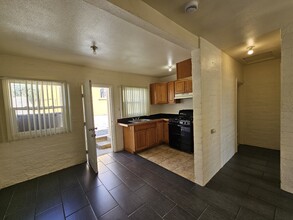 66236 4th St in Desert Hot Springs, CA - Foto de edificio - Building Photo
