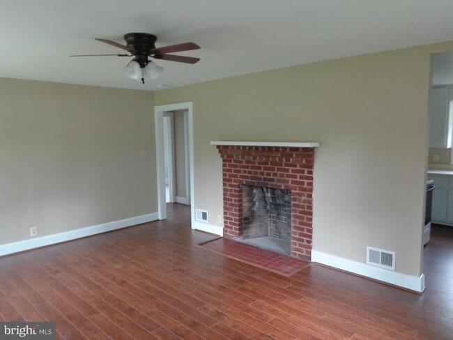 607 Waterloo Rd in Warrenton, VA - Building Photo - Building Photo