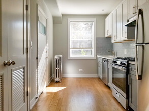 1919 W Winona St, Unit 1 in Chicago, IL - Building Photo - Building Photo
