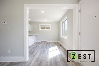 COME SEE!!!! AMAZING HOME! in Detroit, MI - Building Photo - Building Photo