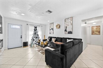 237 SW 5th Ave in Boynton Beach, FL - Building Photo - Building Photo