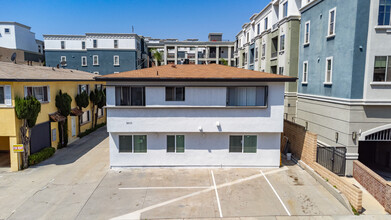 1611 Brockton Ave in Los Angeles, CA - Building Photo - Building Photo