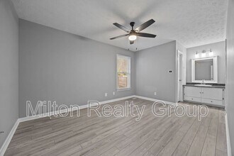 4320 Falls Dr in Hope Mills, NC - Building Photo - Building Photo