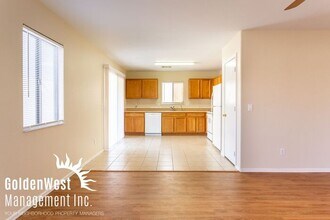 11408 W Hutton Dr in Sun City, AZ - Building Photo - Building Photo