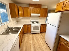 8715 Windsor Rd in Windsor, CA - Building Photo - Building Photo