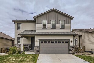 17969 E 99th Pl in Commerce City, CO - Building Photo