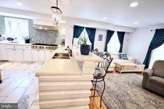 701 Lombard St in Philadelphia, PA - Building Photo - Building Photo