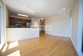 9 Miner St, Unit 212CP in Boston, MA - Building Photo - Building Photo