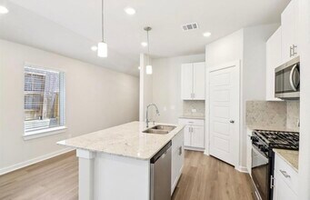 1900 Velvet Oak Ln in Conroe, TX - Building Photo - Building Photo