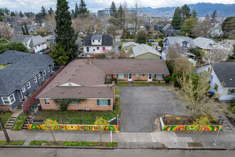 2526-2536 N Killingsworth St in Portland, OR - Building Photo - Primary Photo