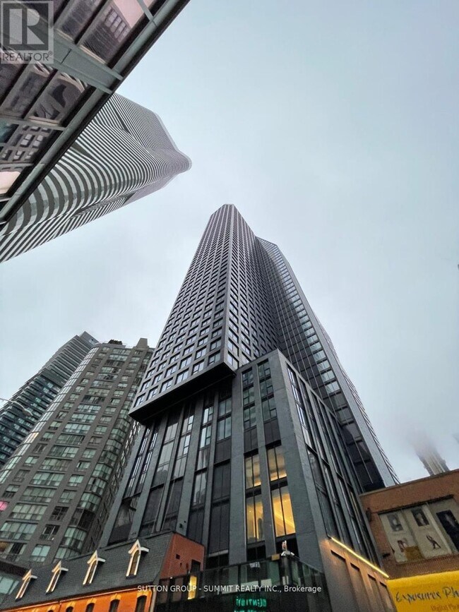 8-908 Wellesley St W in Toronto, ON - Building Photo - Building Photo