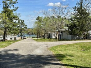 14435 W Lee Shore Dr in Willis, TX - Building Photo - Building Photo