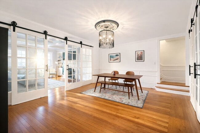 1-94 Burns St in Queens, NY - Building Photo - Building Photo