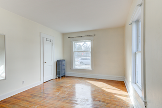 302 W Fifteenth St-Unit -1 in Traverse City, MI - Foto de edificio - Building Photo