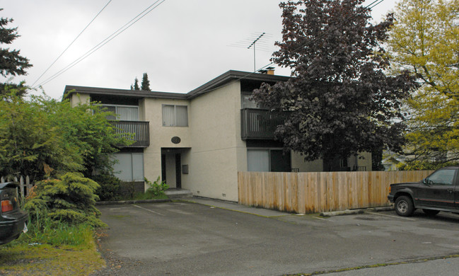 Oaktree Apartments in Seattle, WA - Building Photo - Building Photo