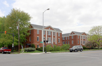 BEARINGS SOUTH CONDOMINIUM in Alexandria, VA - Building Photo - Building Photo