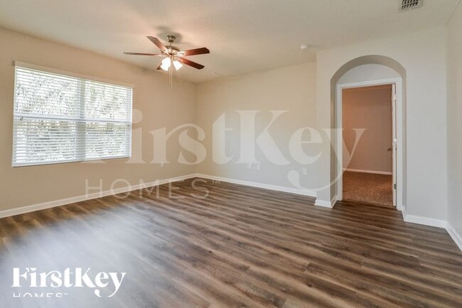 2620 Falcon Ln in Mims, FL - Foto de edificio - Building Photo