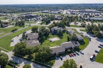 Keeneland Downs Apartments in Columbia, MO - Foto de edificio - Building Photo