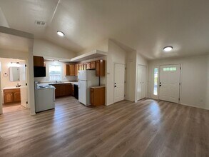 676 Hanover St in Eugene, OR - Building Photo - Building Photo