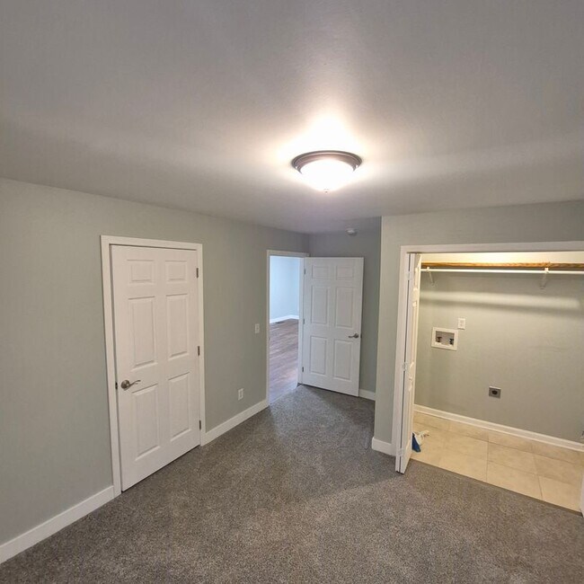 25 Lyles Rd in Crandall, GA - Foto de edificio - Building Photo