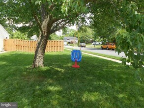 13124 Point Pleasant Dr in Fairfax, VA - Building Photo - Building Photo