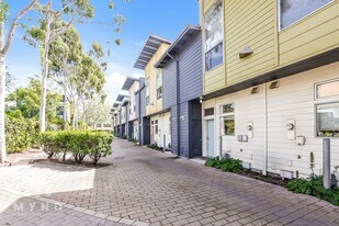1222 32nd St in Oakland, CA - Building Photo